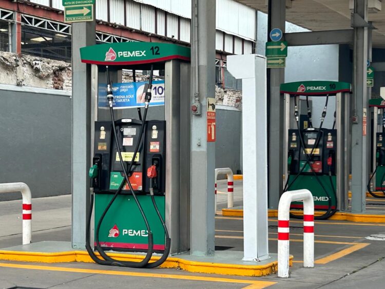 Descartan repunte en precio de gasolina en México por guerra en Medio Oriente