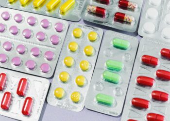 Reporta Sheinbaum el 97% de abasto de medicamentos; reconoce fallas en distribución