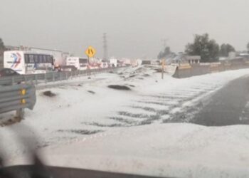 ¡Mucha precaución en la México-Pachuca! Granizada a la altura de Tecámac