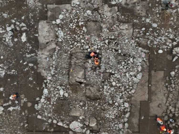 Arqueólogos descubrieron en Yaxché de Peón, Yucatán, una estructura maya del periodo Preclásico con ofrendas rituales asociadas a la fertilidad y el sustento. | AMEXI/FOTO: INAH