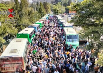 Trabajadores en huelga de Tornel acuden al tribunal laboral al recuento.