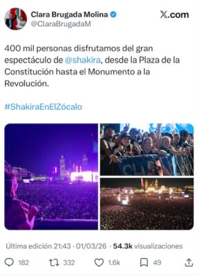 Shakira canta ante una multitud de 400 mil personas durante su concierto gratuito en el Zócalo de la Ciudad de México.