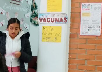 La caída en la vacunación y la falta de vacunas en algunas regiones llevan a más de 13 mil la cifra de casos de sarampión en México.