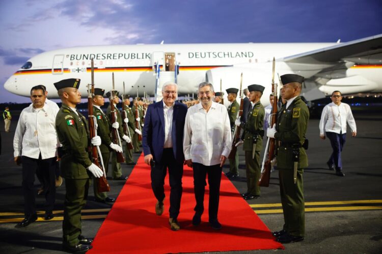 Llega presidente de Alemania a Cancún; este jueves se reunirá con la presidenta Sheinbaum