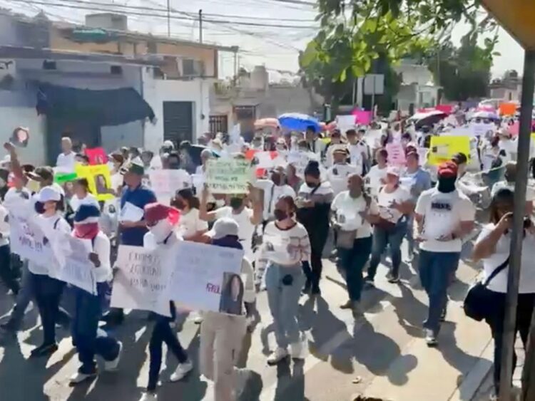 Marchan en Mazatepec por desaparición de Karol Toledo, alumna de la UAEM