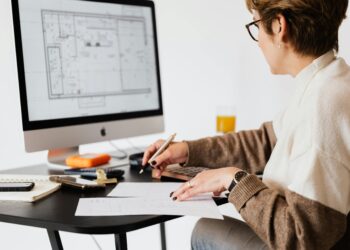 Mujeres mexicanas: aumenta participación laboral, pero persiste informalidad y brecha salarial