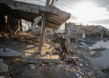 Ataques israelíes en Gaza y Cisjordania provocaron la muerte de 16 personas, entre ellas una familia completa en Cisjordania