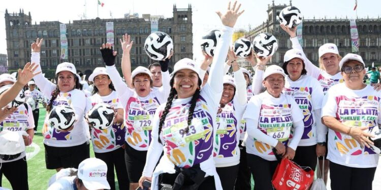 Récord Guinness por la clase de futbol más grande del mundo