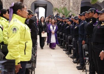 Reconoce Brugada a las 20 mil mujeres policías de CDMX