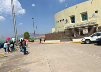 La protesta frente a los Juzgados de Otumba, Estado de México.