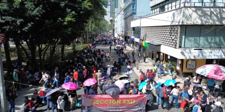 Maestros de la CNTE cierran este viernes jornada de manifestaciones en la CDMX