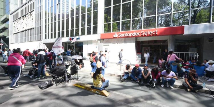 Maestros de la CNTE cierran este viernes jornada de manifestaciones en la CDMX