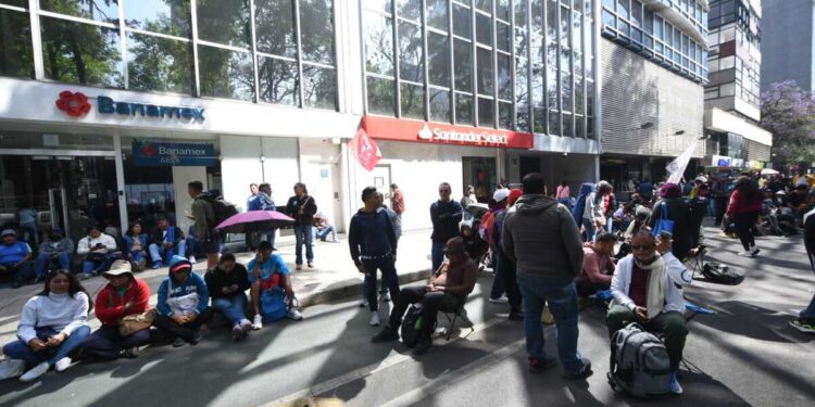 Maestros de la CNTE cierran este viernes jornada de manifestaciones en la CDMX