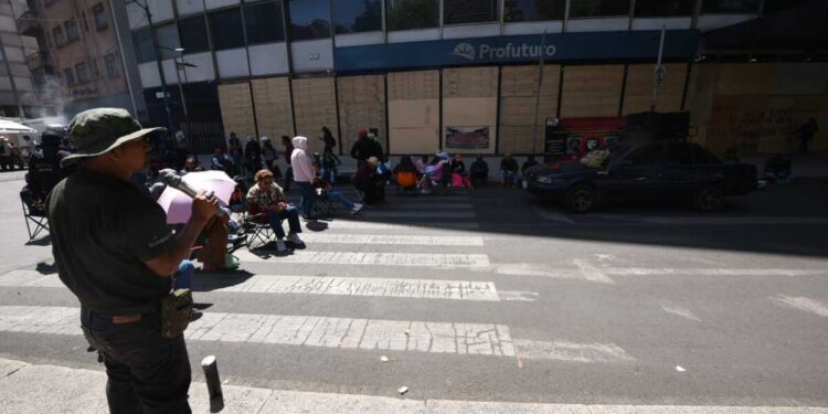 Maestros de la CNTE cierran este viernes jornada de manifestaciones en la CDMX