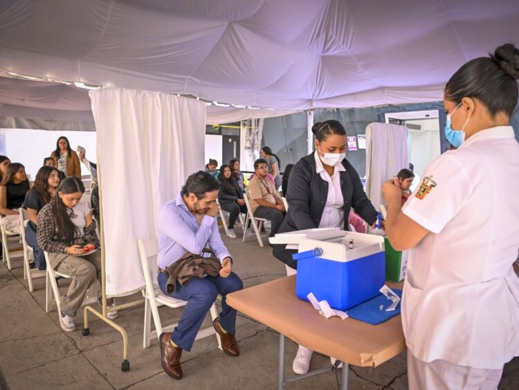 Vacunación contra el sarampión en México.