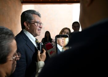 Monreal pide a PT y PVEM respaldar Plan B "sin titubeos"