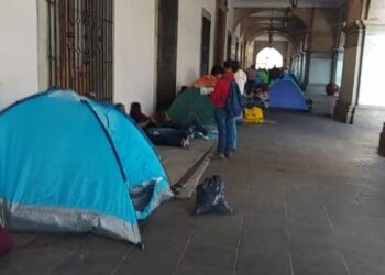 Sección 22 reanuda protestas en oficinas, casetas de peaje y centros comerciales de Oaxaca en segundo día de paro; rechaza mesa con SEP y Segob
