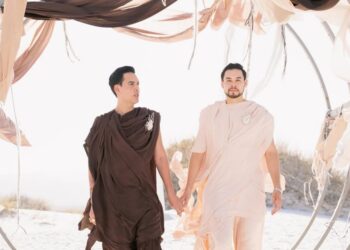 El influencer Un Tal Fredo se casó con Adrián Álvarez en una lujosa boda en Cuatro Ciénegas, Coahuila. | AMEXI/FOTO: IG @untalfredo