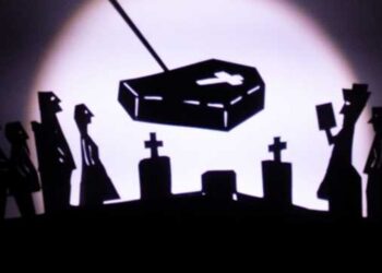 Con teatro de sombras y papel, Vitam Mortem invita a reflexionar sobre la vida y la muerte en la Sala Xavier Villaurrutia. | AMEXI/FOTO: cultura.gob.mx