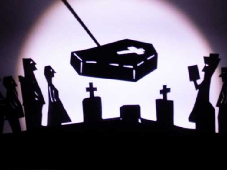 Con teatro de sombras y papel, Vitam Mortem invita a reflexionar sobre la vida y la muerte en la Sala Xavier Villaurrutia. | AMEXI/FOTO: cultura.gob.mx