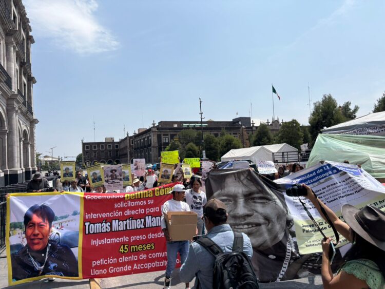 Marchan por liberación de líder otomí en Edomex