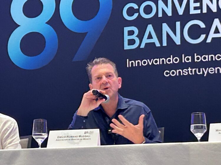 Banca comercial se suma al plan para contener alzas en gasolinas