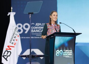 Pagos digitales serán obligatorios en gasolinas y casetas en México: Sheinbaum