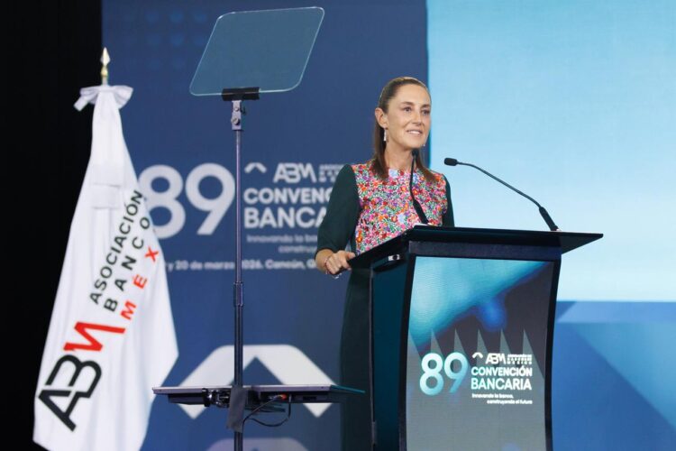 Pagos digitales serán obligatorios en gasolinas y casetas en México: Sheinbaum