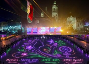 Sheinbaum blinda el Zócalo porque en el 8M no quiere ver reclamos; prefiere a Shakira (Opinión)