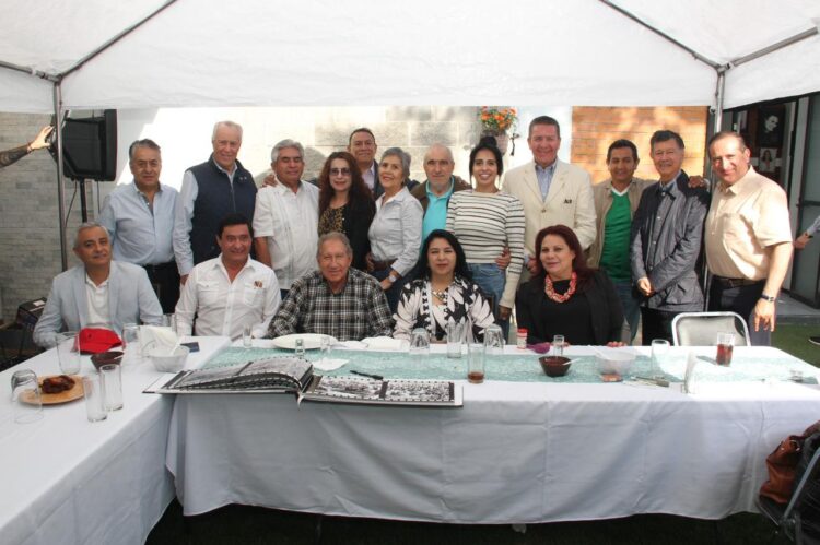 A menos de un año del inicio del ciclo electoral, el exgobernador del Edomex, Arturo Montiel Rojas reaparece en la escena pública