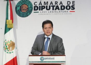 En la Cámara de Diputados prevén discutir el Plan B en el Pleno el 8 de abril, informa el diputado Víctor Hugo Lobo Román.