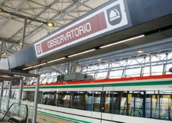 Usuarios del Tren Interurbano México-Toluca, “El Insurgente” enfrentaron retrasos considerables luego de que se registrara falla.