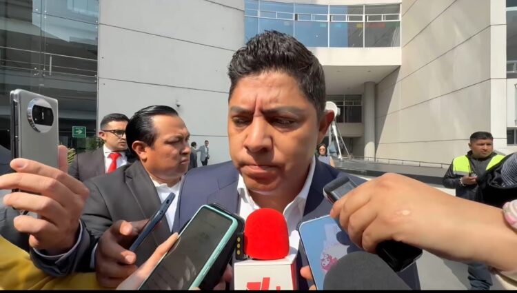 Eventual candidatura de senadora Ruth González a gobierno de SLP no es nepotismo, señala gobernador Ricardo Gallardo.