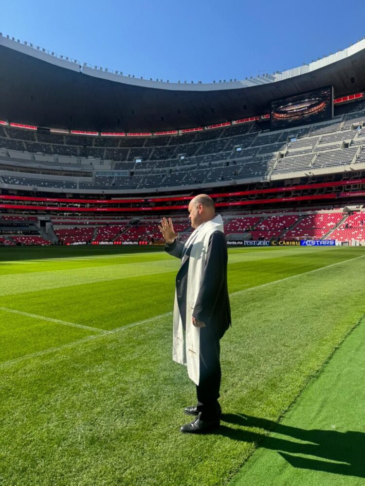 El Estadio Banorte recibió la bendición de monseñor Francisco Javier Acero, Obispo Auxiliar de la Arquidiócesis Primada de México.