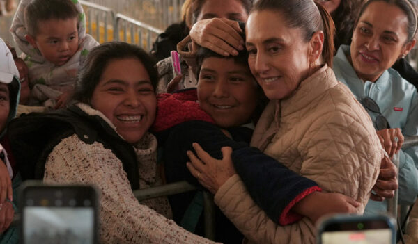 La mandataria federal precisa que la meta es otorgar estos títulos agrarios a 150 mil mujeres durante su sexenio