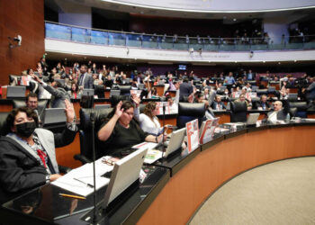 Senado elimina "pensiones doradas" por unanimidad