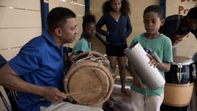 “Agridulce”: la bachata como raíz