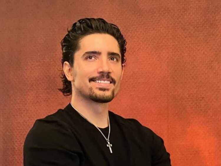 Alex Fernández revela que padece reflujo silencioso: qué es, síntomas y tratamiento de esta afección que afecta la voz. | AMEXI/FOTO. IG @alexfernandez.g