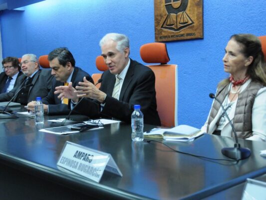 Amparo Espinosa Rugarcía en la UNAM, foto dgcs.unam.mx