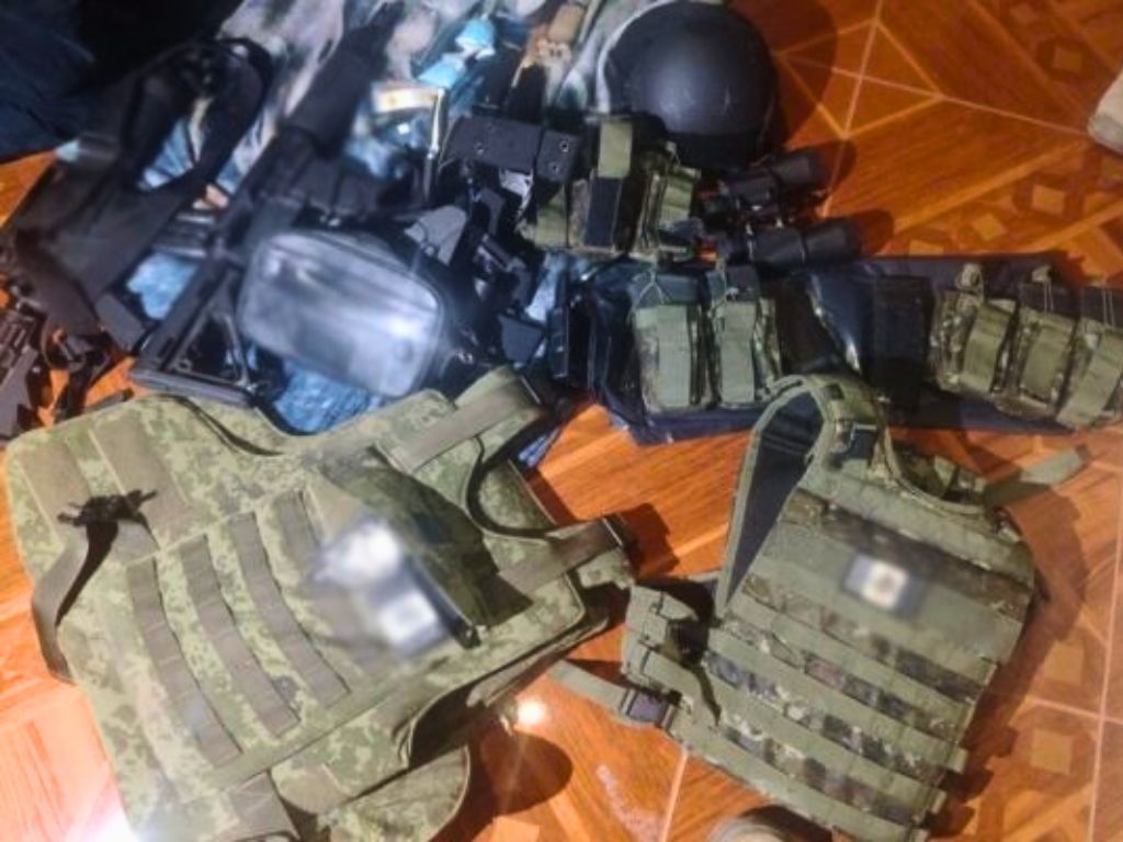 Breves de los Estados del 8 de abril. En Axochiapan, Morelos, aseguran armamento de alto poder y droga.