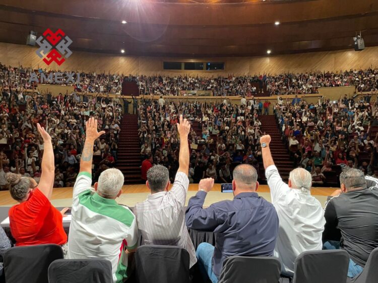 Asamblea general del Sindicato Único de Empleados de la Universidad Michoacana, vota por unanimidad irse a huelga