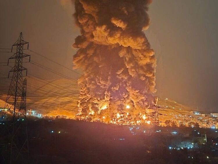 ¿Así o más claro?Ataque a instalaciones petroleras en Irán. AMEXI Foto RRSS