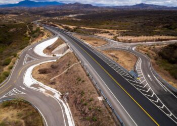 Peaje. Autopista Barranca Larga–Ventanilla, en Oaxaca. AMEXI Foto Gobierno de Oaxaca