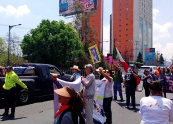 Bloqueo de la carretera México-Toluca por el Refugio Franciscano