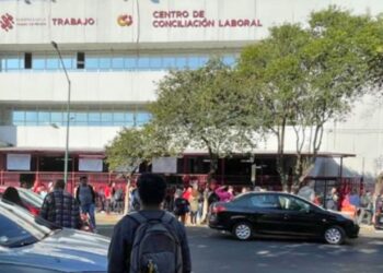 Conciliación laboral en México. Fachada del Centro Federal de Conciliación y Registro Laboral.