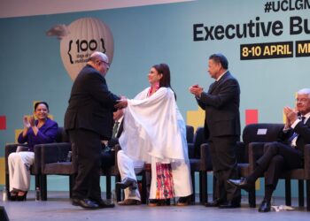 Clara Brugada propone crear un fondo internacional contra la pobreza