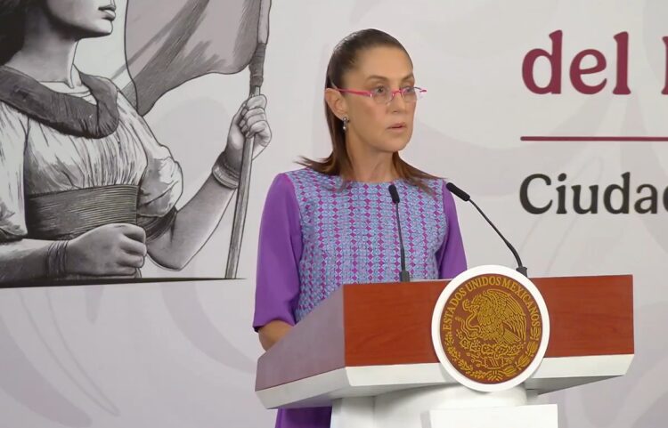 Claudia Sheinbaum lee comunicado sobre solicitud de extradición de Rocha Moya. AMEXI Foto Captura de video