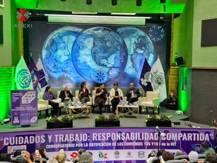 Conversatorio sobre el trabajo de cuidados en México, organizado por la UNT.