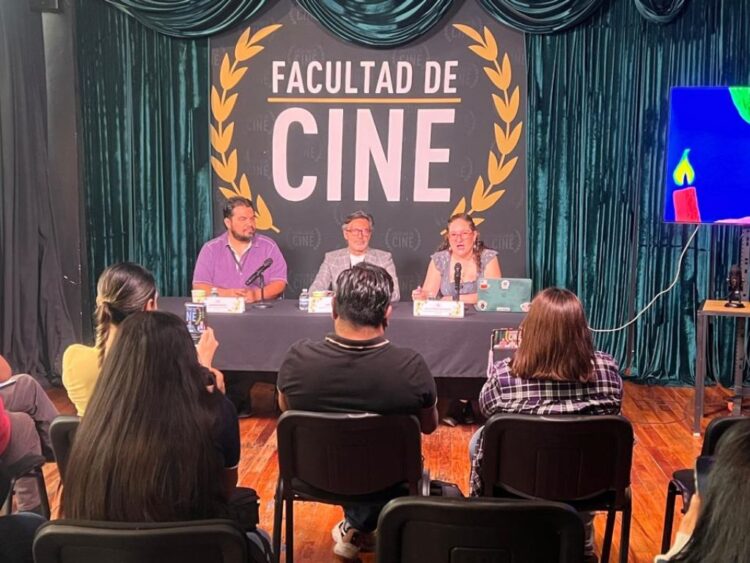 Actores Sergio Corona y Silverio Palacios, homenajeados en un festival de cine y comedia por su trayectoria artística.