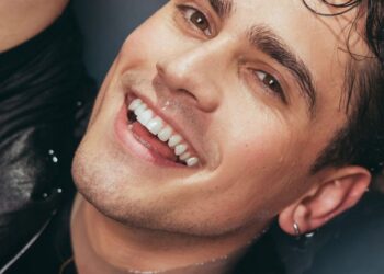 Cantante Nico en entrevista, habla sobre su nuevo tema “Error Intencional” y su crecimiento tras La Voz Chile.